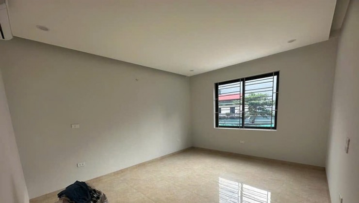Cho thuê MBKD ngõ 24 Kim Đồng - Giáp Bát 2 tầng, 100m2 (tổng DT) 13 Triệu